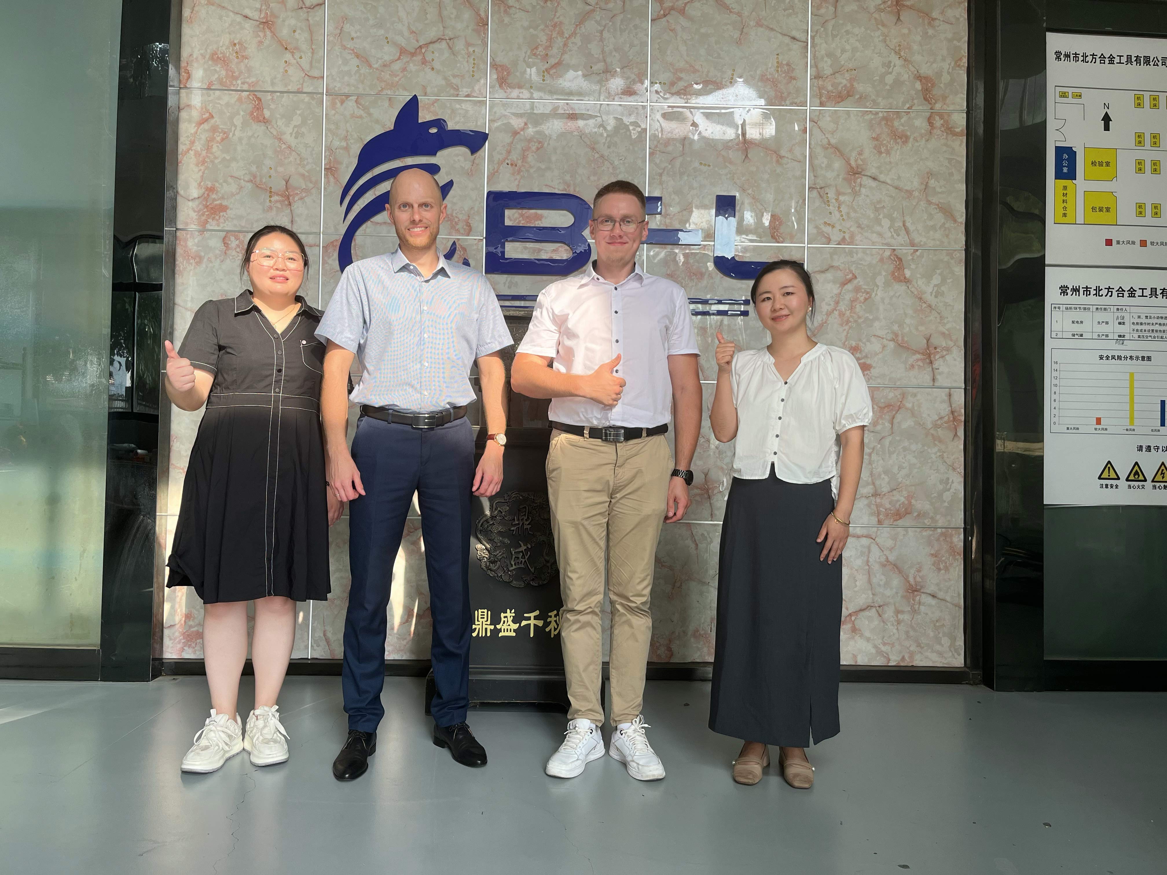 Warmly welcome our Russian clients to visit our company for inspection and guidance!